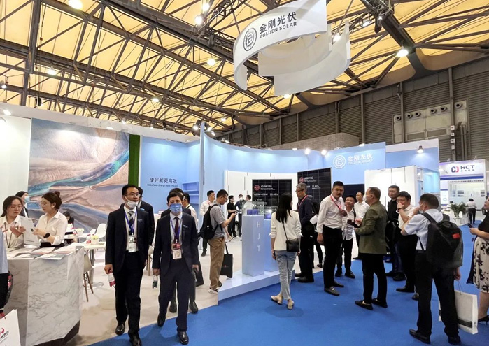 尊龙Z6官方网站光伏初次亮相SNEC光伏大会暨(上海)展览会，超高人气见证品牌实力！