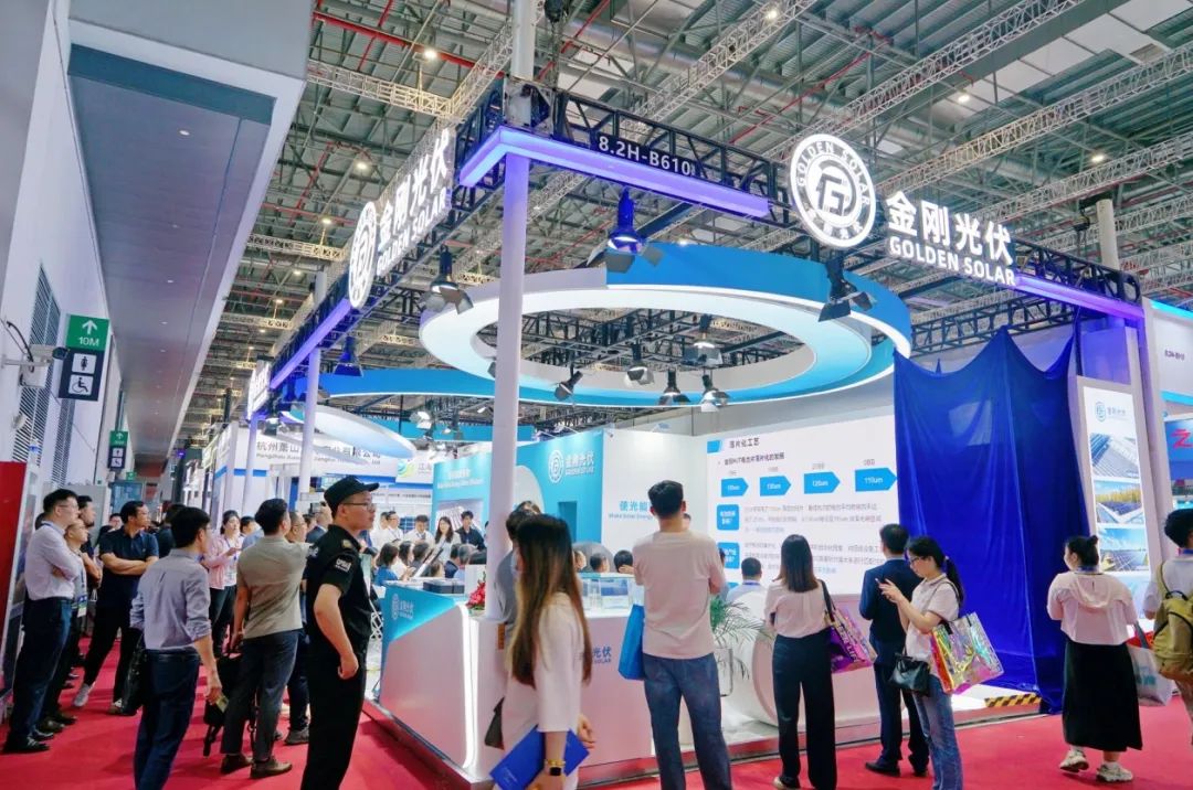 新品、颁证、签约！尊龙Z6官方网站光伏闪灼SNEC 2024，开放“N时期”新质分娩力
